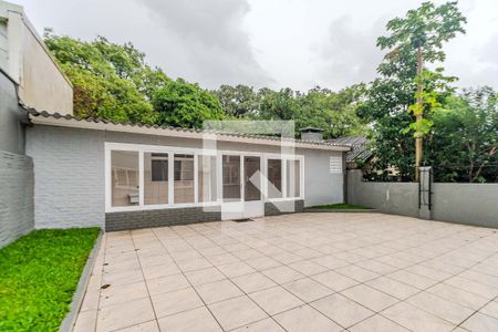 Casa à venda com 250m², 4 quartos e 2 vagas Casa à venda com 250m², 4 quartos e 2 vagasÁrea Externa