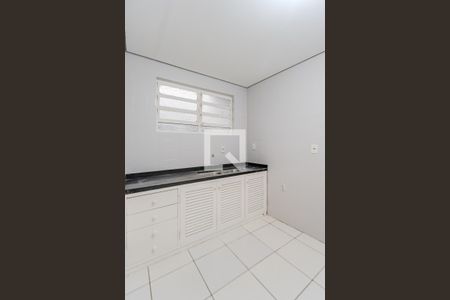 Casa à venda com 250m², 4 quartos e 2 vagas Casa à venda com 250m², 4 quartos e 2 vagasCozinha
