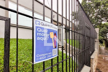 Casa à venda com 250m², 4 quartos e 2 vagas Casa à venda com 250m², 4 quartos e 2 vagasPlaquinha