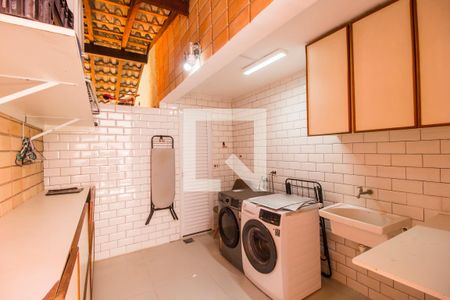 Apartamento à venda com 329m², 4 quartos e 4 vagas Apartamento à venda com 329m², 4 quartos e 4 vagasÁrea de Serviço