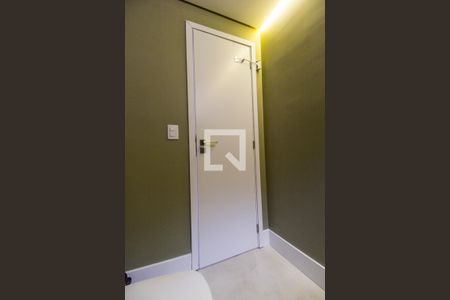 Apartamento à venda com 329m², 4 quartos e 4 vagas Apartamento à venda com 329m², 4 quartos e 4 vagasLavabo