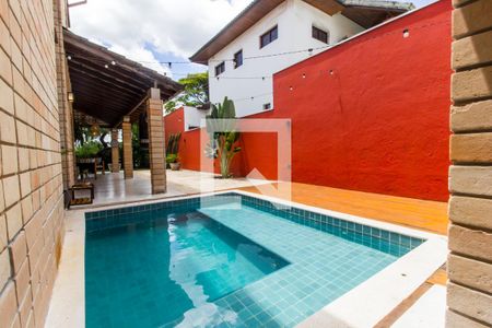 Apartamento à venda com 329m², 4 quartos e 4 vagas Apartamento à venda com 329m², 4 quartos e 4 vagasPiscina