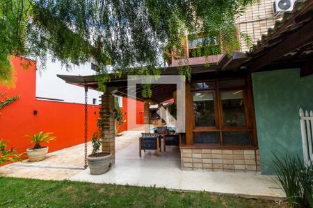 Apartamento à venda com 329m², 4 quartos e 4 vagas Apartamento à venda com 329m², 4 quartos e 4 vagasÁrea Externa