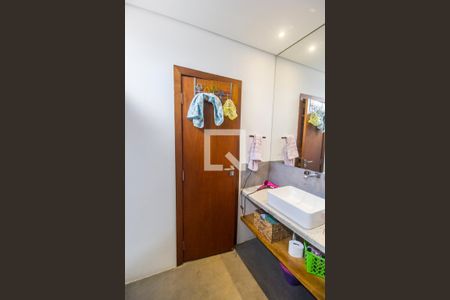 Apartamento à venda com 329m², 4 quartos e 4 vagas Apartamento à venda com 329m², 4 quartos e 4 vagasBanheiro da Suíte 2