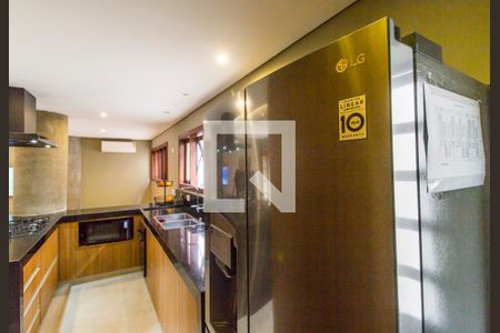 Apartamento à venda com 329m², 4 quartos e 4 vagas Apartamento à venda com 329m², 4 quartos e 4 vagasCozinha
