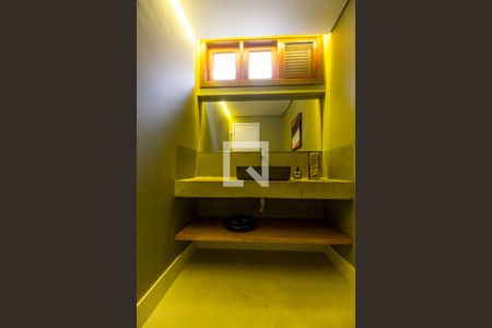 Apartamento à venda com 329m², 4 quartos e 4 vagas Apartamento à venda com 329m², 4 quartos e 4 vagasLavabo