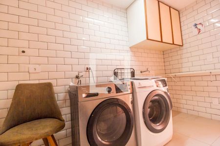 Apartamento à venda com 329m², 4 quartos e 4 vagas Apartamento à venda com 329m², 4 quartos e 4 vagasÁrea de Serviço