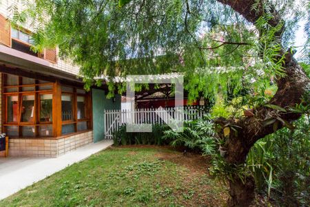 Apartamento à venda com 329m², 4 quartos e 4 vagas Apartamento à venda com 329m², 4 quartos e 4 vagasÁrea Externa