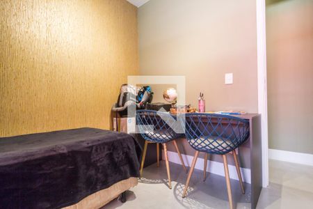 Apartamento à venda com 329m², 4 quartos e 4 vagas Apartamento à venda com 329m², 4 quartos e 4 vagasQuarto de Serviço