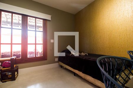 Apartamento à venda com 329m², 4 quartos e 4 vagas Apartamento à venda com 329m², 4 quartos e 4 vagasQuarto de Serviço