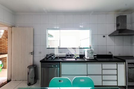 Casa à venda com 322m², 5 quartos e 6 vagasCozinha - Armários