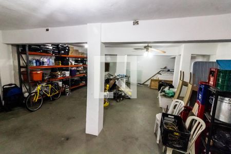 Casa à venda com 322m², 5 quartos e 6 vagasDepósito Subsolo