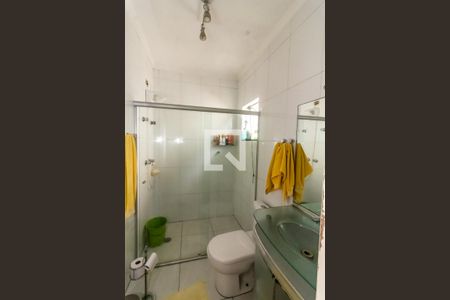 Casa à venda com 322m², 5 quartos e 6 vagasBanheiro da Suíte 2