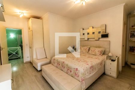 Casa à venda com 322m², 5 quartos e 6 vagasSuíte 2 