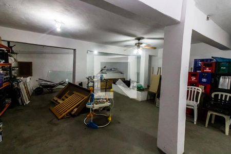 Casa à venda com 322m², 5 quartos e 6 vagasDepósito Subsolo