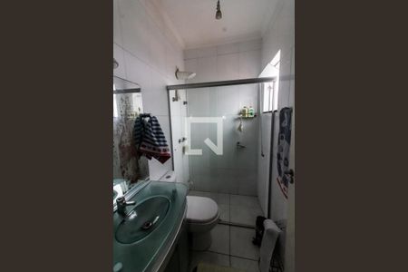 Casa à venda com 322m², 5 quartos e 6 vagasBanheiro da Suíte 1