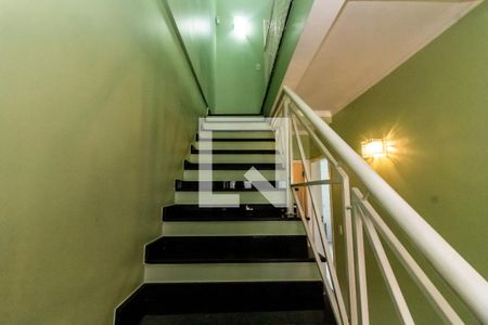 Casa à venda com 322m², 5 quartos e 6 vagasEscada Quartos