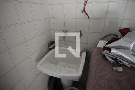 Casa de condomínio à venda com 120m², 2 quartos e 1 vagaÁrea de Serviço