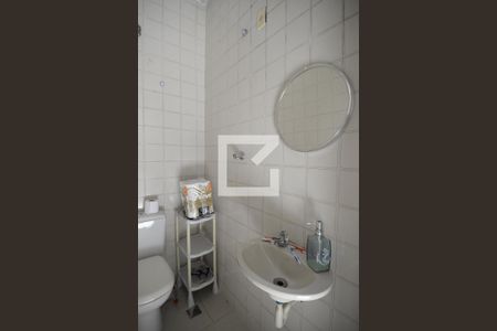 Casa de condomínio à venda com 120m², 2 quartos e 1 vagaBanheiro de Serviço