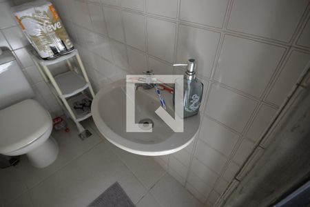 Casa de condomínio à venda com 120m², 2 quartos e 1 vagaBanheiro de Serviço