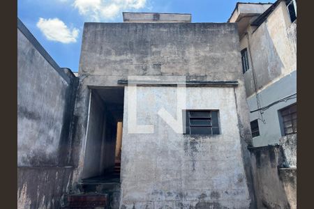 Casa à venda com 160m², 2 quartos e 2 vagas Casa à venda com 160m², 2 quartos e 2 vagasQuintal