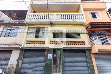 Casa à venda com 250m², 2 quartos e 2 vagas Casa à venda com 250m², 2 quartos e 2 vagasFachada