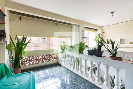 Casa à venda com 250m², 2 quartos e 2 vagas Casa à venda com 250m², 2 quartos e 2 vagasvaranda