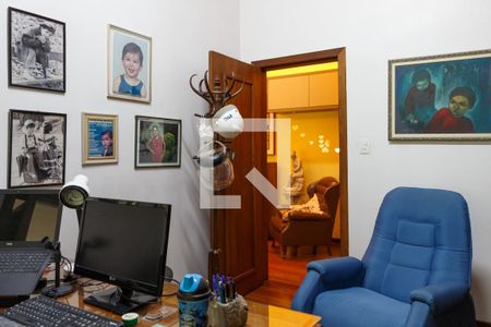 Casa à venda com 367m², 4 quartos e 2 vagas Casa à venda com 367m², 4 quartos e 2 vagasQuarto 3