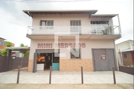 Casa à venda com 300m², 2 quartos e 2 vagas Casa à venda com 300m², 2 quartos e 2 vagasFachada
