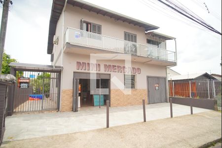 Casa à venda com 300m², 2 quartos e 2 vagas Casa à venda com 300m², 2 quartos e 2 vagasFachada