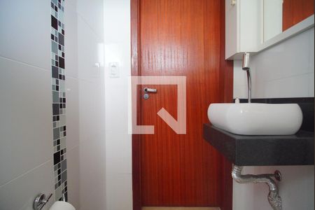 Casa à venda com 300m², 2 quartos e 2 vagas Casa à venda com 300m², 2 quartos e 2 vagasBanheiro 1