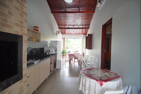 Casa à venda com 300m², 2 quartos e 2 vagas Casa à venda com 300m², 2 quartos e 2 vagasÁrea gourmet