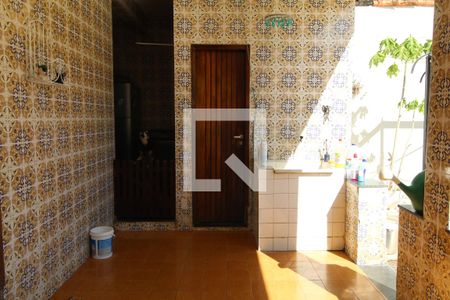 Casa à venda com 237m², 2 quartos e 3 vagasVaranda dos fundos