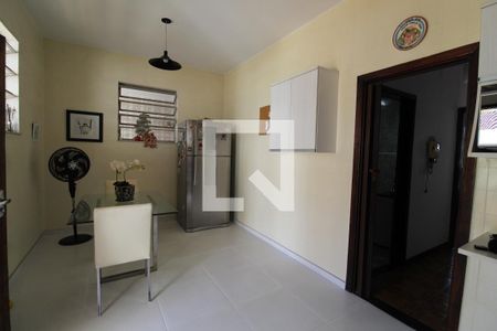 Casa à venda com 237m², 2 quartos e 3 vagasCozinha