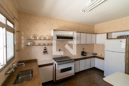 Casa à venda com 160m², 2 quartos e 6 vagas Casa à venda com 160m², 2 quartos e 6 vagasCozinha
