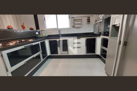 Casa à venda com 190m², 3 quartos e 2 vagas Casa à venda com 190m², 3 quartos e 2 vagasCozinha