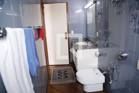 Casa à venda com 100m², 3 quartos e 3 vagasBanheiro da Suíte