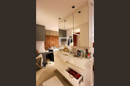 Studio à venda com 97m², 1 quarto e 2 vagas Studio à venda com 97m², 1 quarto e 2 vagasBanheiro da Suíte