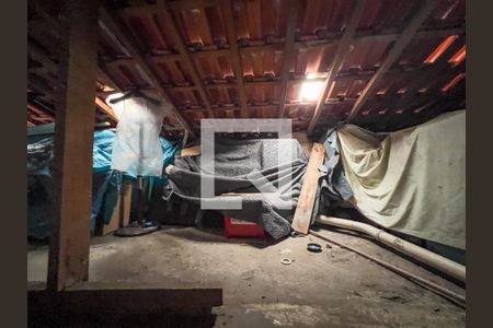 Casa à venda com 345m², 4 quartos e 3 vagas Casa à venda com 345m², 4 quartos e 3 vagasSótão; lado 2