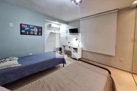 Casa à venda com 360m², 3 quartos e 6 vagas Casa à venda com 360m², 3 quartos e 6 vagasSuíte
