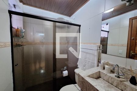 Casa à venda com 360m², 3 quartos e 6 vagas Casa à venda com 360m², 3 quartos e 6 vagasBanheiro da Suíte