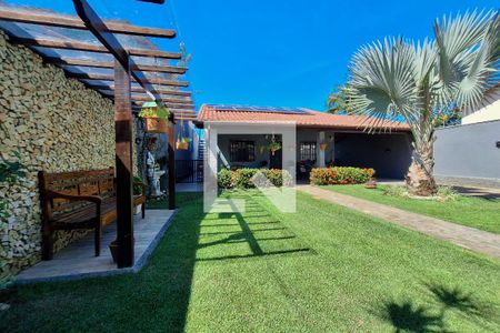 Casa à venda com 360m², 3 quartos e 6 vagas Casa à venda com 360m², 3 quartos e 6 vagasQuintal