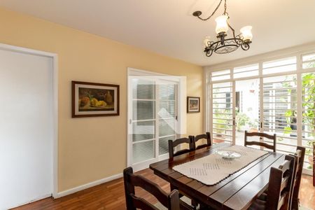Casa para alugar com 208m², 3 quartos e 3 vagas Casa para alugar com 208m², 3 quartos e 3 vagasCopa