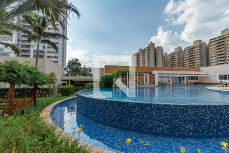 Apartamento à venda com 135m², 2 quartos e 2 vagas Apartamento à venda com 135m², 2 quartos e 2 vagasÁrea comum - Piscina
