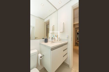 Apartamento à venda com 135m², 2 quartos e 2 vagas Apartamento à venda com 135m², 2 quartos e 2 vagasBanheiro da Suíte 2