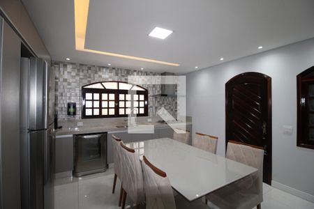 Casa à venda com 240m², 4 quartos e 2 vagasCozinha