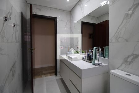 Casa à venda com 240m², 4 quartos e 2 vagasBanheiro 2