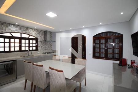 Casa à venda com 240m², 4 quartos e 2 vagasCozinha