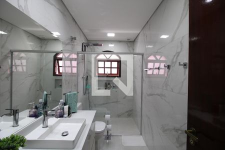 Casa à venda com 240m², 4 quartos e 2 vagasBanheiro 2