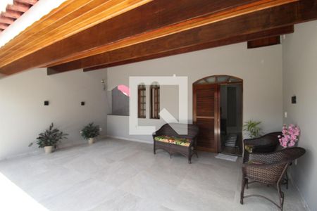 Casa à venda com 240m², 4 quartos e 2 vagasQuarto Suíte - varanda